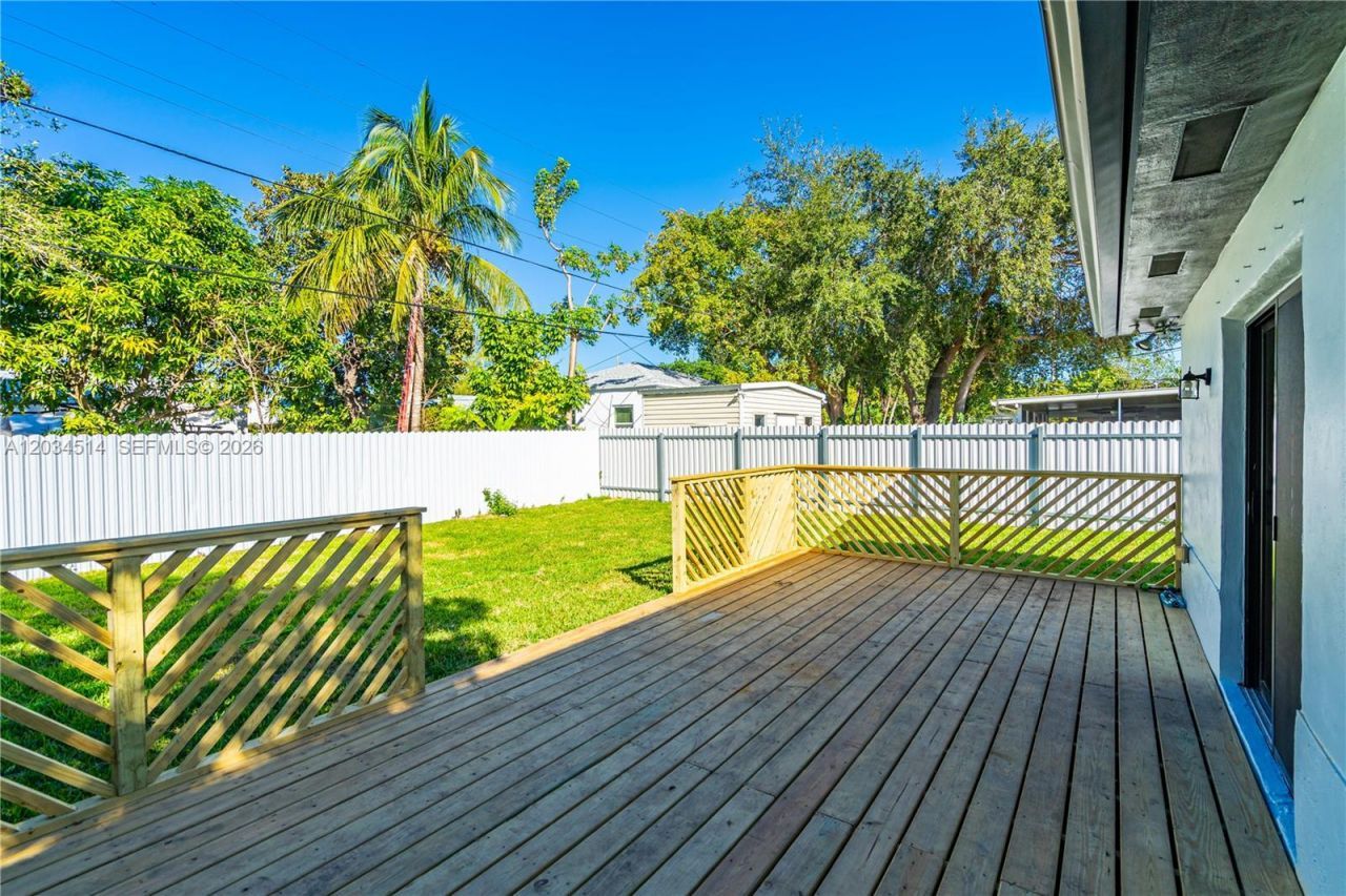407 NW 45th St , Unit na, Miami, FL 33127 Photo