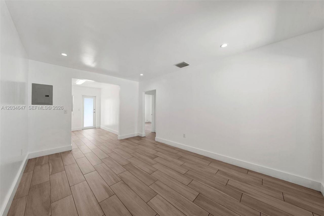 520 NW 104th St , Unit 520, Miami, FL 33150 Photo