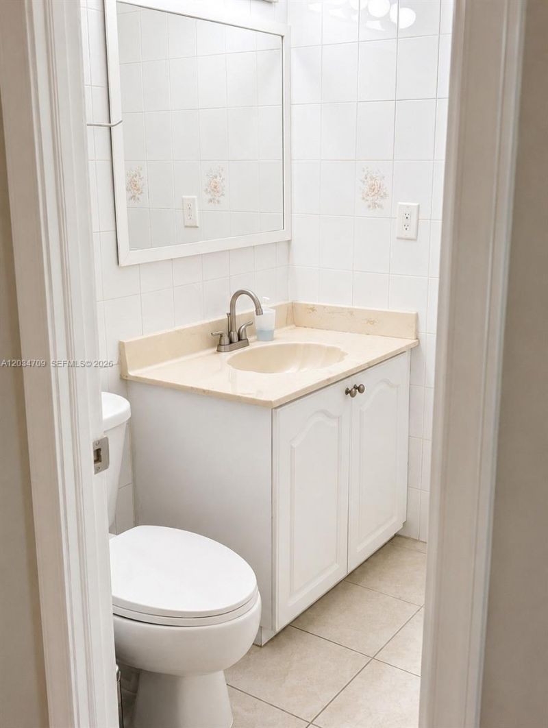 900 Saint Charles Pl, Unit L6, Pembroke Pines, FL 33026 Photo