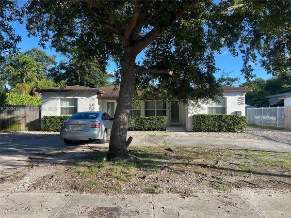 520 NW 104th St , Unit 522, Miami, FL 33150