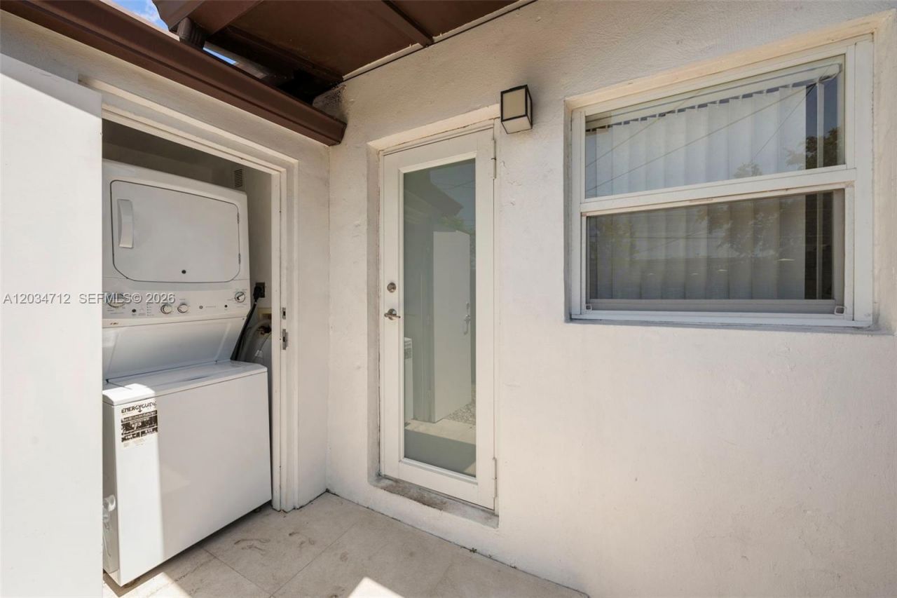 520 NW 104th St , Unit 522, Miami, FL 33150 Photo