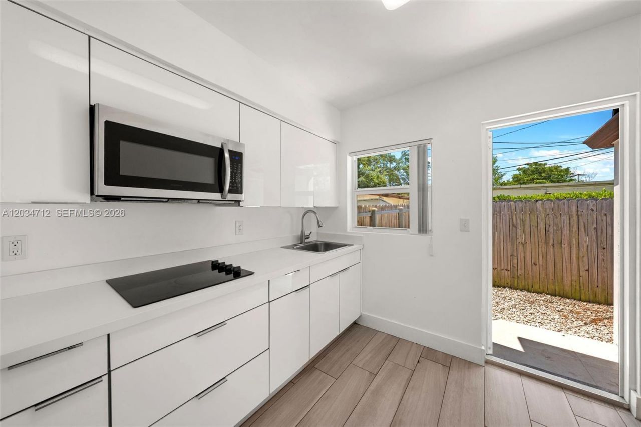 520 NW 104th St , Unit 522, Miami, FL 33150 Photo