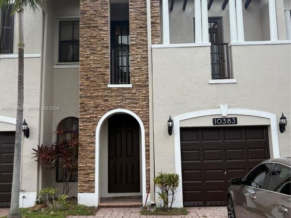 10383 NW 30th Ter , Doral, FL 33172