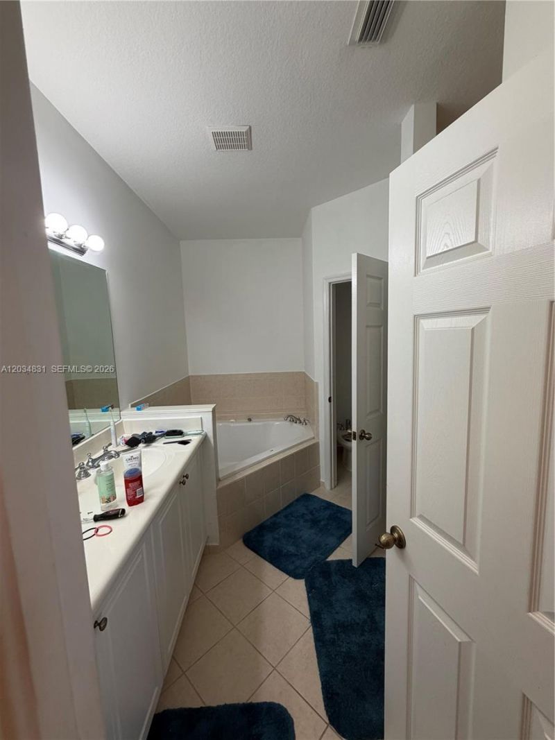 10383 NW 30th Ter , Doral, FL 33172 Photo