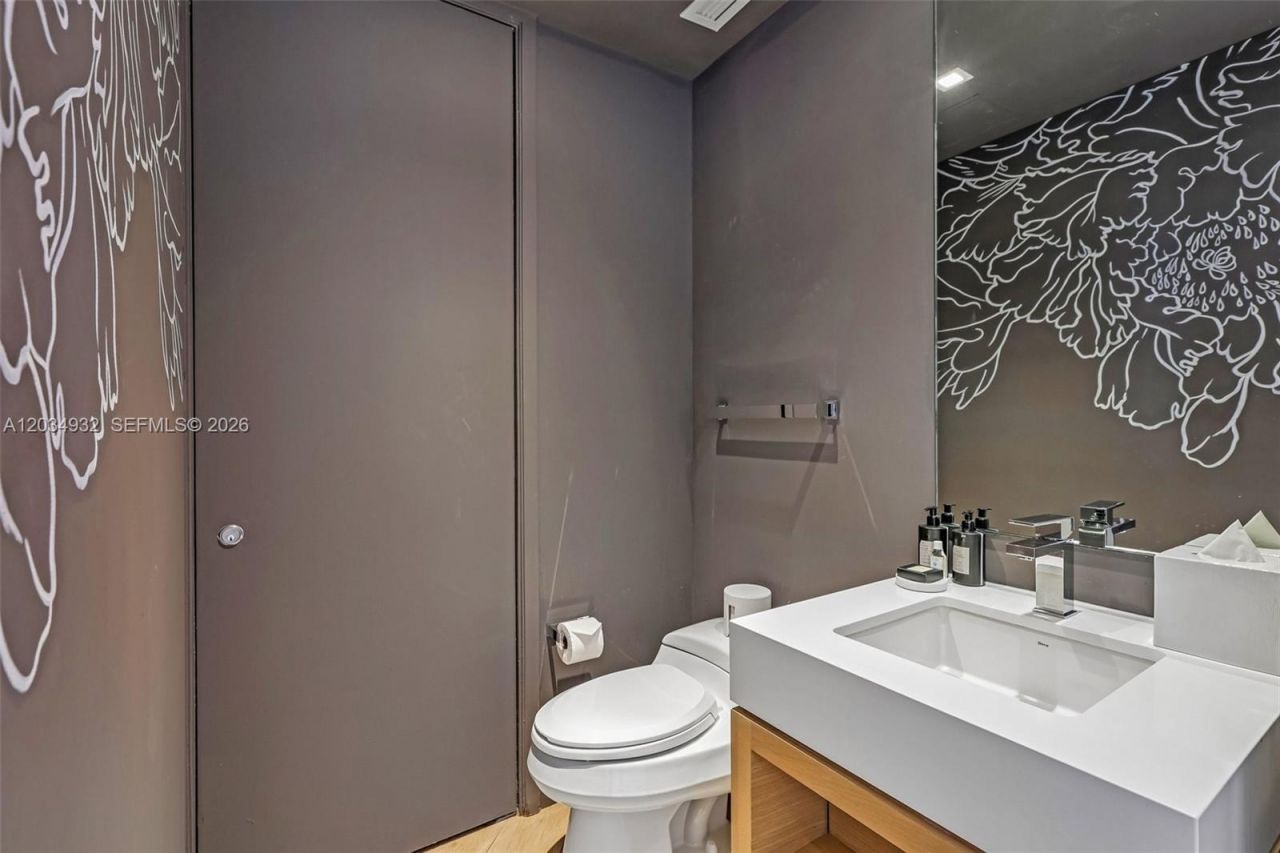 2201 Collins Ave , Unit 1019, Miami Beach, FL 33139 Photo