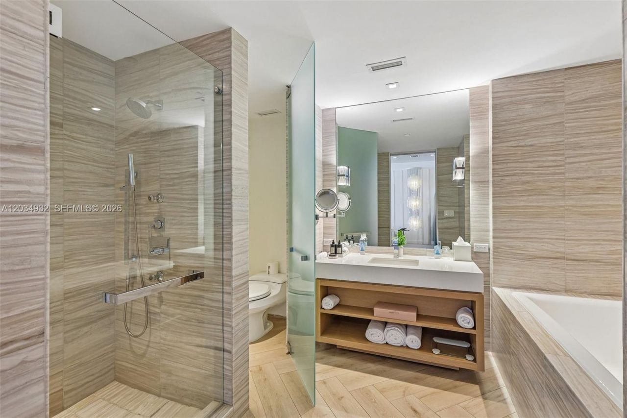 2201 Collins Ave , Unit 1019, Miami Beach, FL 33139 Photo
