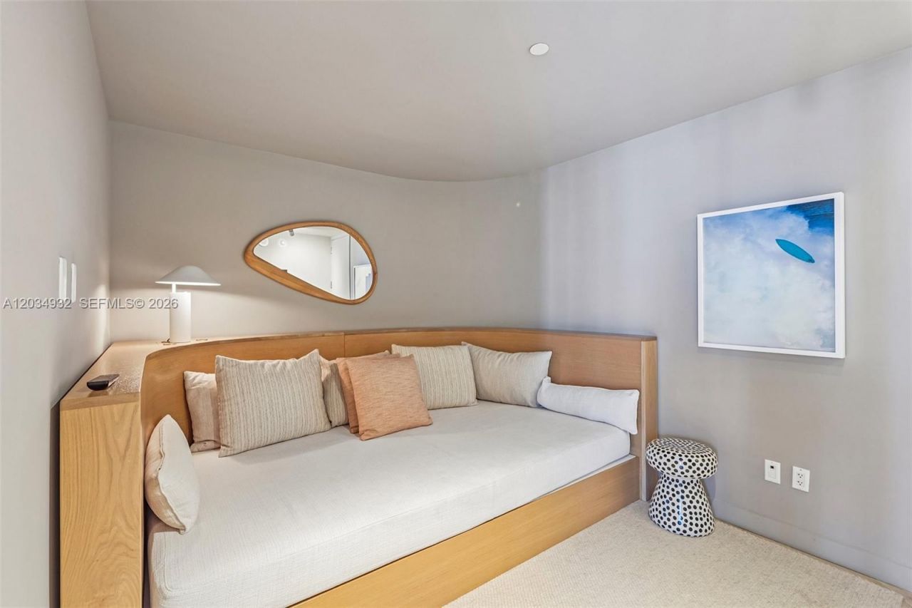 2201 Collins Ave , Unit 1019, Miami Beach, FL 33139 Photo