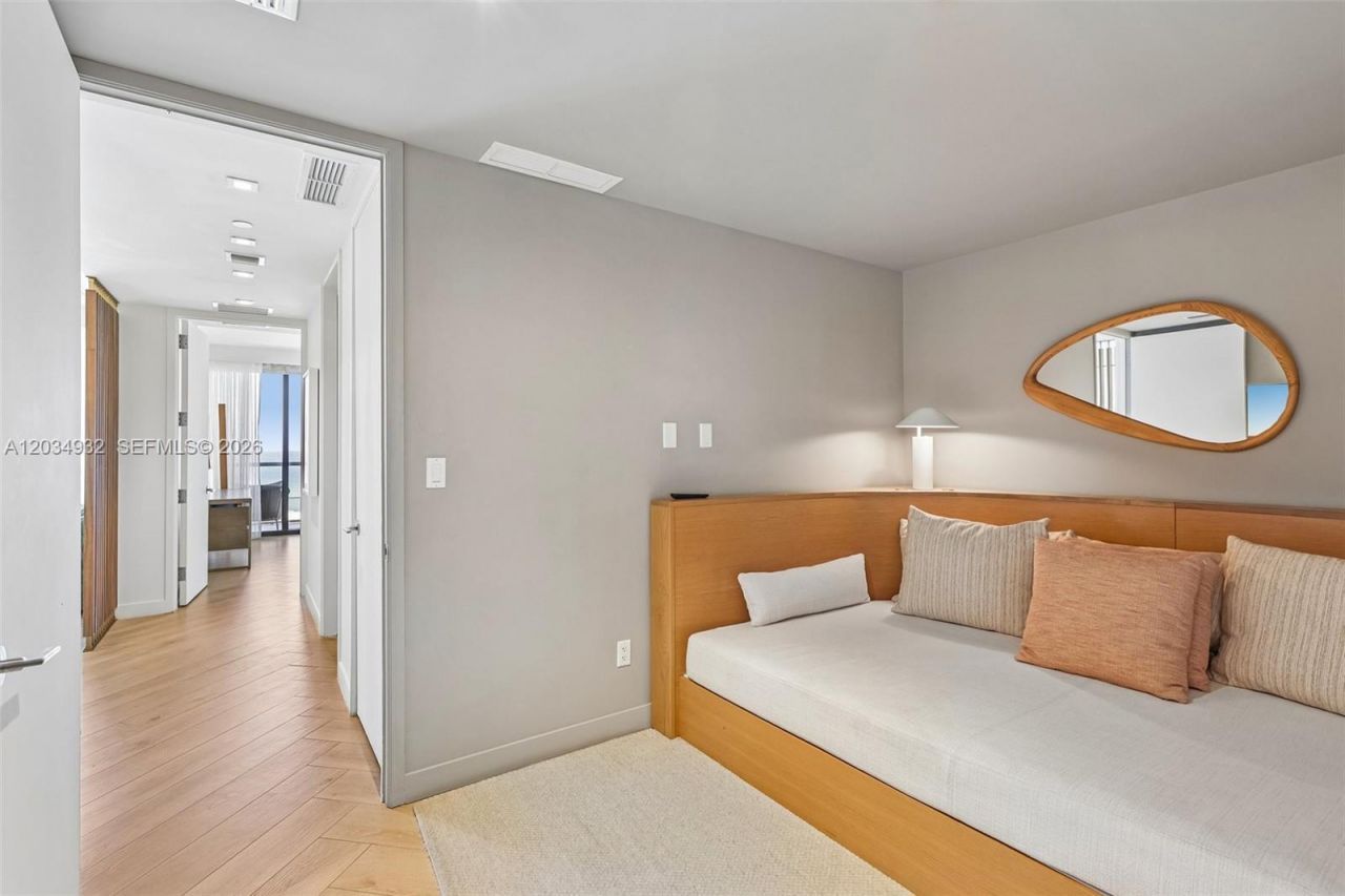 2201 Collins Ave , Unit 1019, Miami Beach, FL 33139 Photo