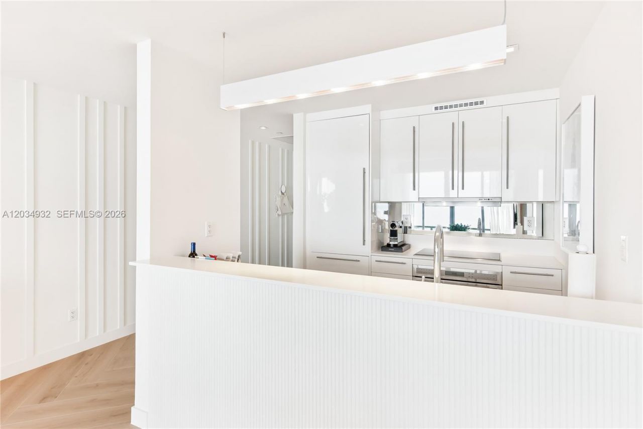 2201 Collins Ave , Unit 1019, Miami Beach, FL 33139 Photo