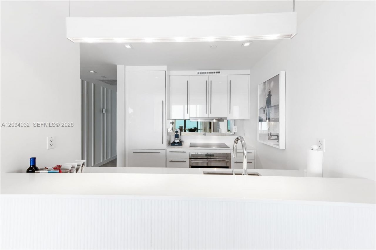2201 Collins Ave , Unit 1019, Miami Beach, FL 33139 Photo