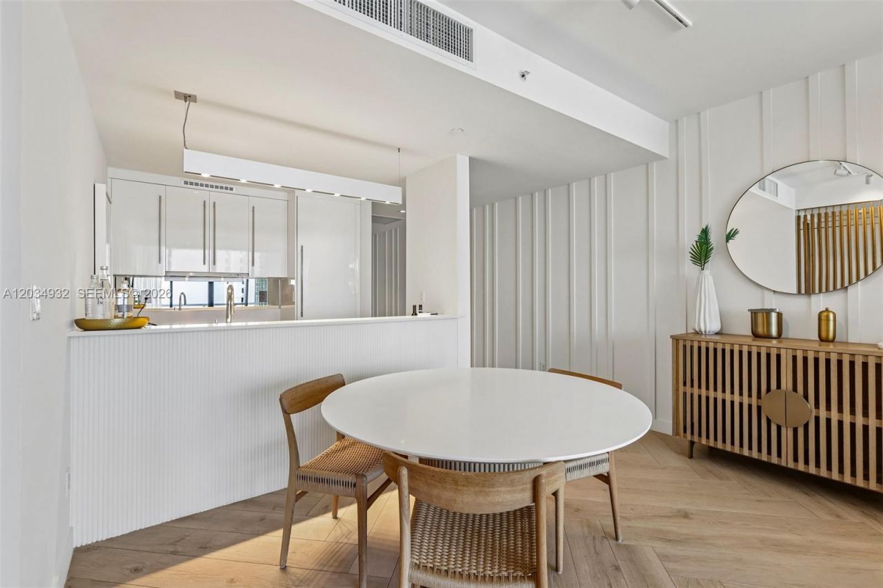 2201 Collins Ave , Unit 1019, Miami Beach, FL 33139 Photo
