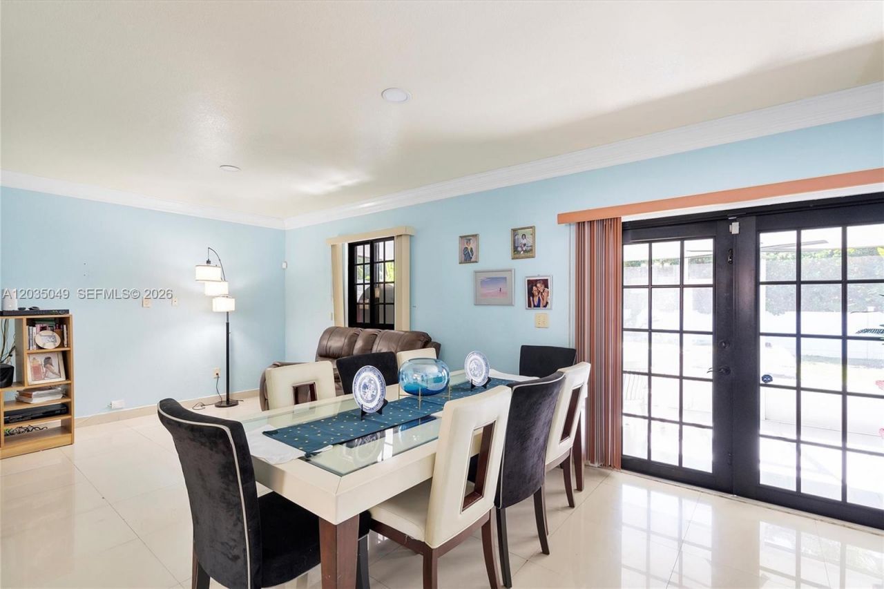348 NE 118th St , Miami, FL 33161 Photo