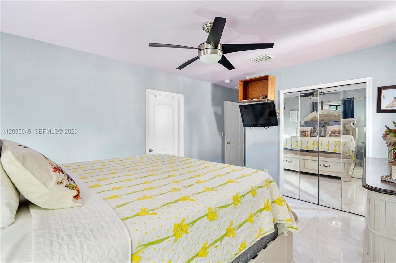 348 NE 118th St , Miami, FL 33161 Photo