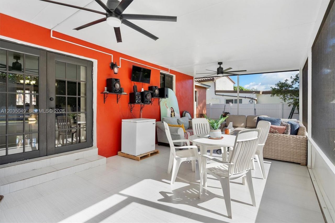 348 NE 118th St , Miami, FL 33161 Photo