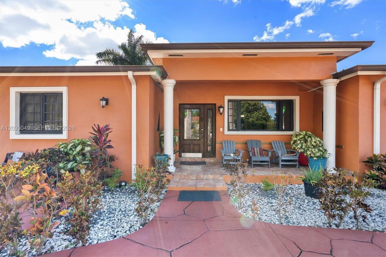 348 NE 118th St , Miami, FL 33161 Photo