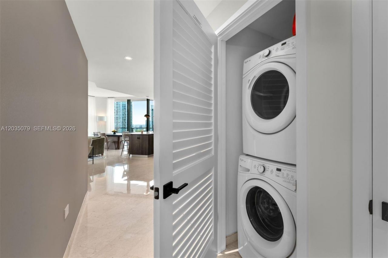 68 SE 6th St , Unit 2612, Miami, FL 33131 Photo