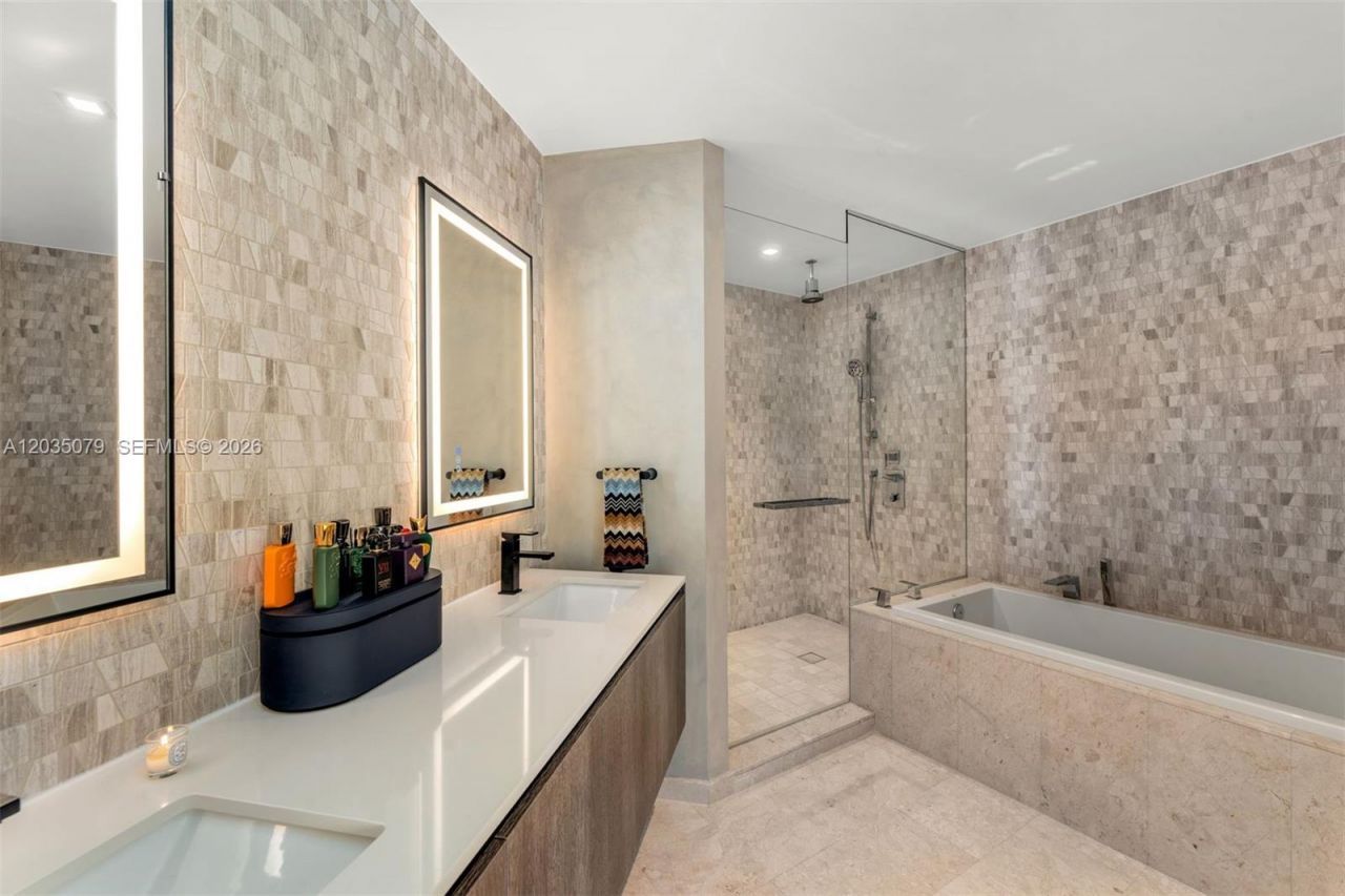 68 SE 6th St , Unit 2612, Miami, FL 33131 Photo