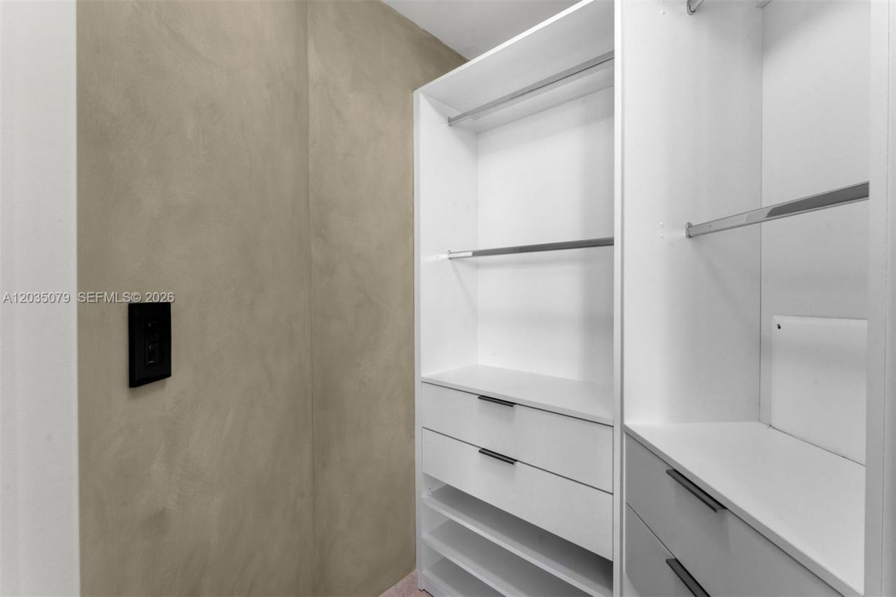 68 SE 6th St , Unit 2612, Miami, FL 33131 Photo