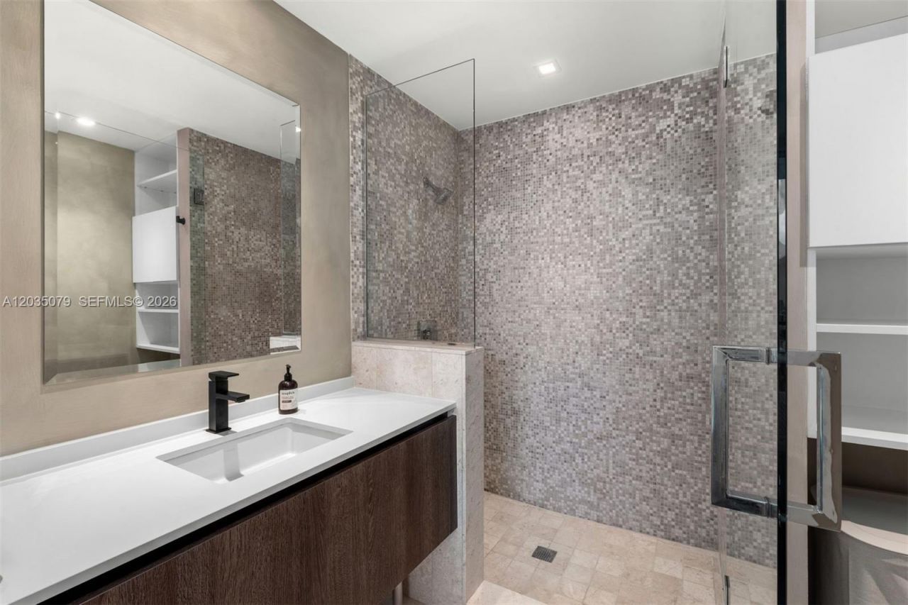 68 SE 6th St , Unit 2612, Miami, FL 33131 Photo