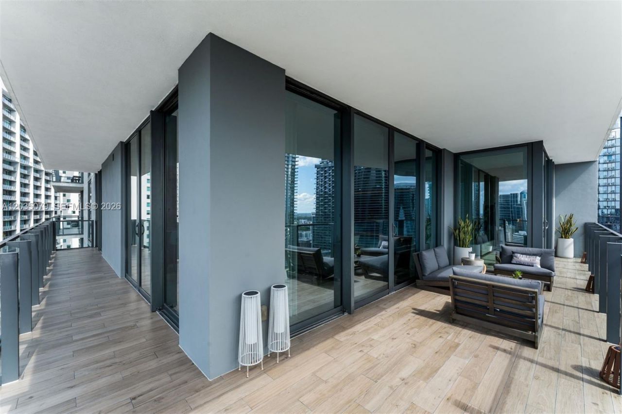 68 SE 6th St , Unit 2612, Miami, FL 33131 Photo