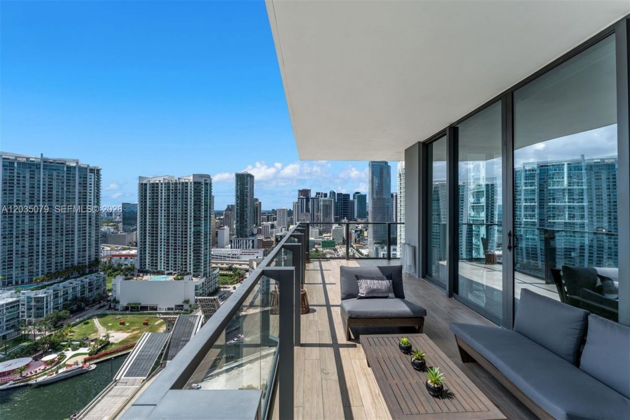 68 SE 6th St , Unit 2612, Miami, FL 33131 Photo