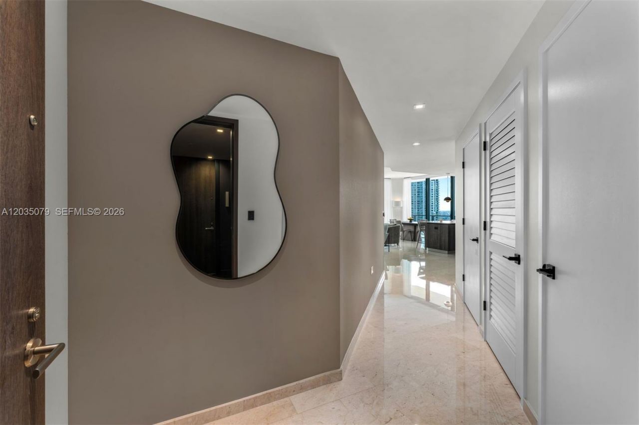 68 SE 6th St , Unit 2612, Miami, FL 33131 Photo