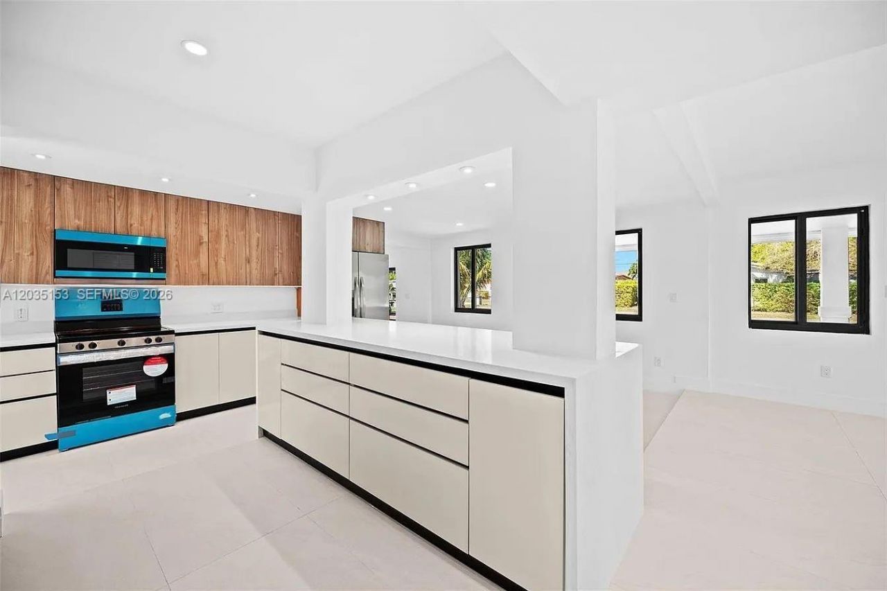 10000 SW 43rd St , Miami, FL 33165 Photo