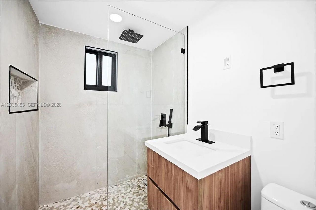 10000 SW 43rd St , Miami, FL 33165 Photo