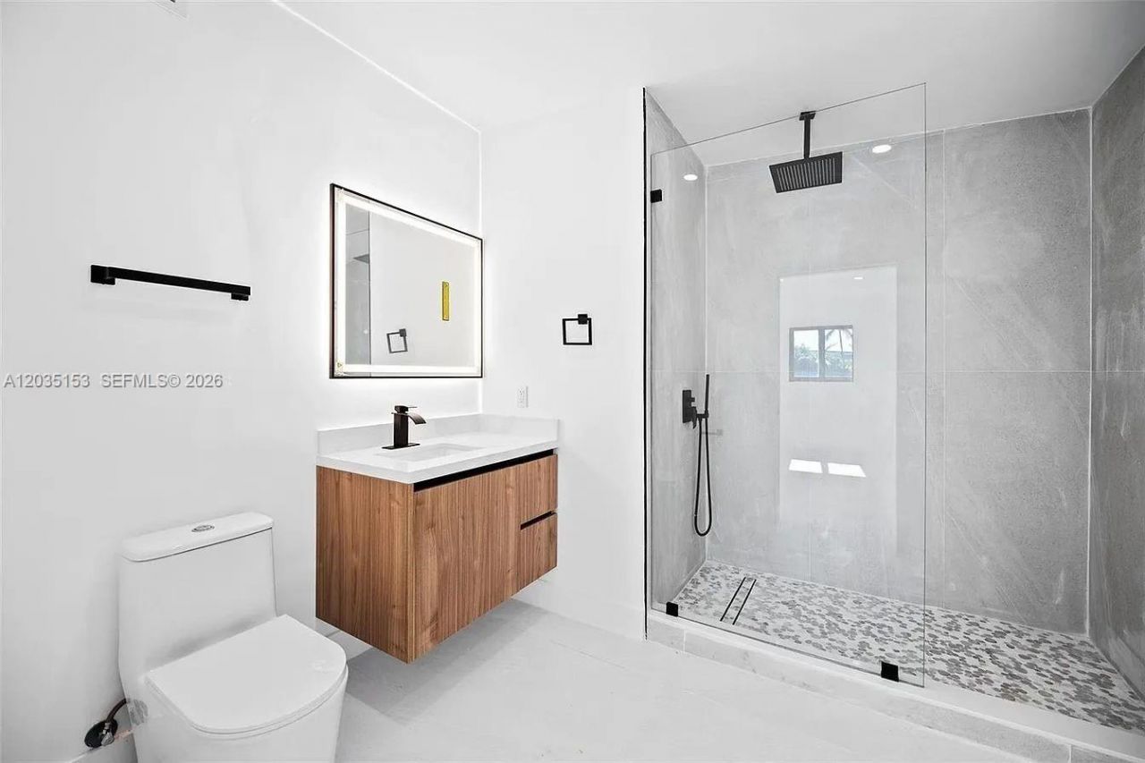 10000 SW 43rd St , Miami, FL 33165 Photo