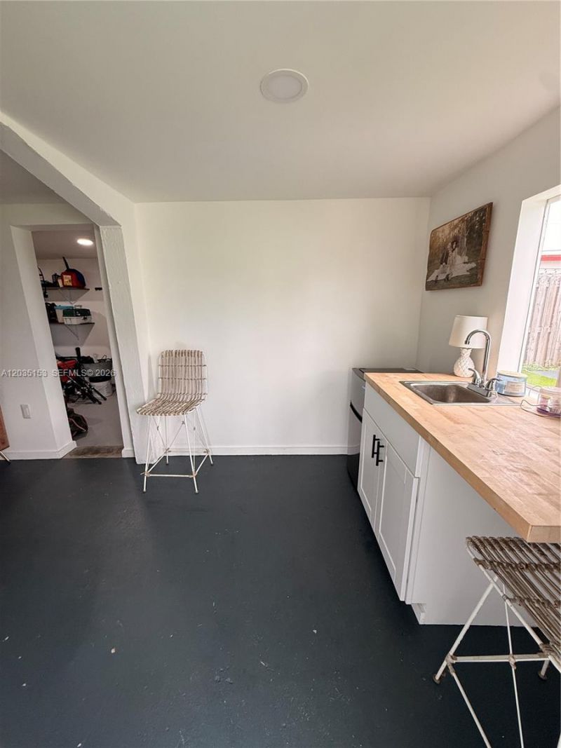 10000 SW 43rd St , Miami, FL 33165 Photo