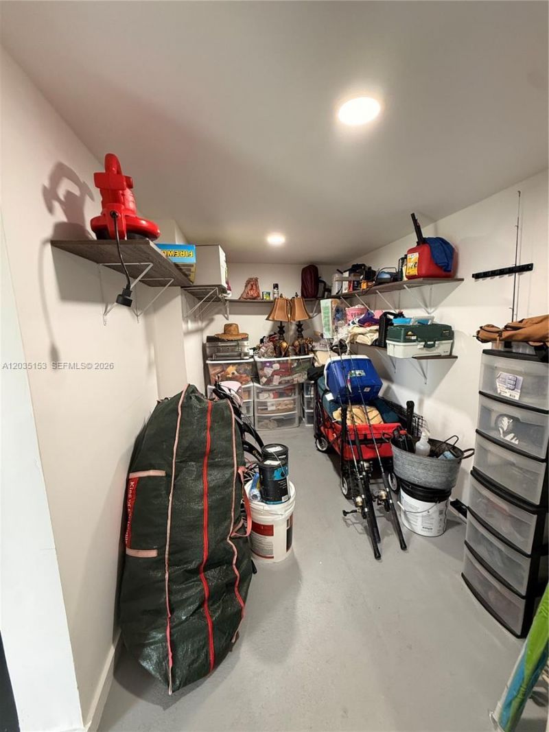 10000 SW 43rd St , Miami, FL 33165 Photo