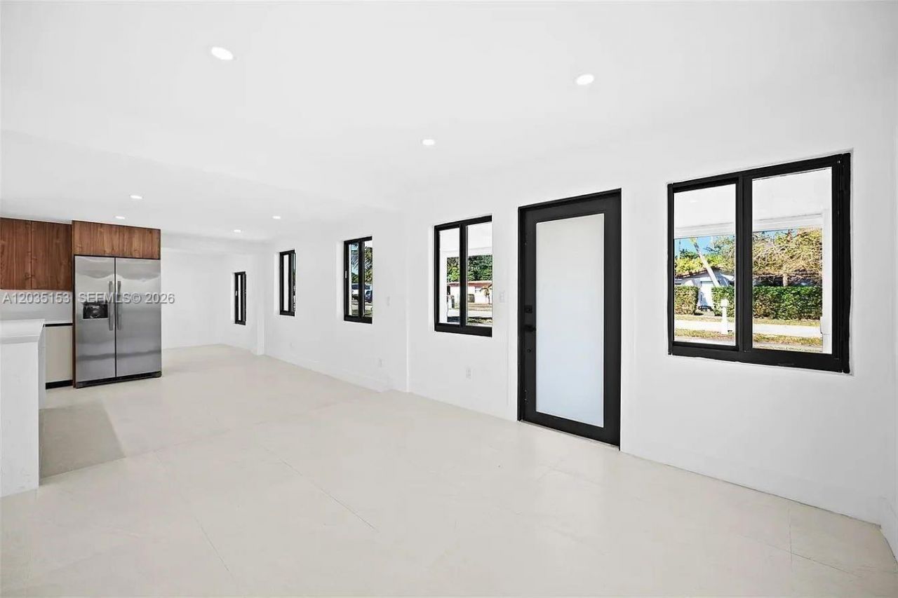 10000 SW 43rd St , Miami, FL 33165 Photo