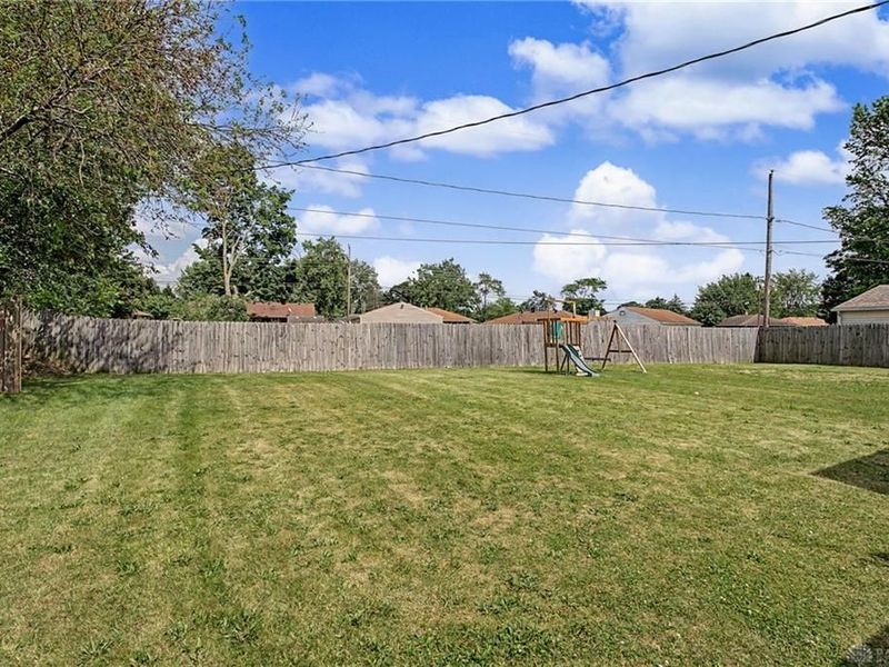 4843 Pennswood Drive, Huber Heights, OH 45424 Photo 31