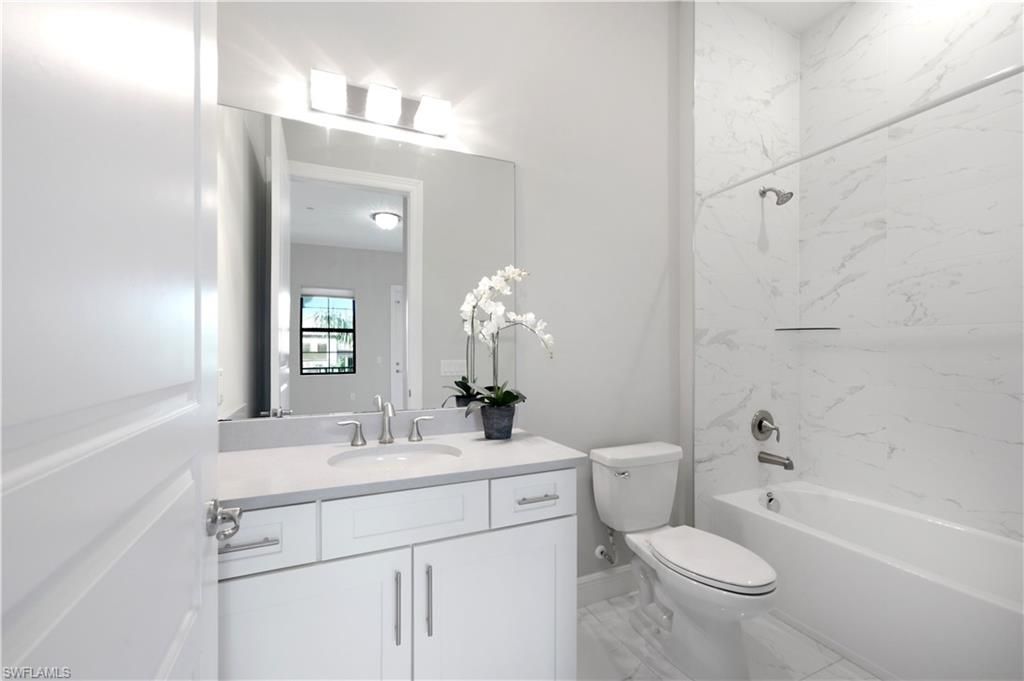 16374 Viansa Way, Unit 301, Naples, FL 34110 Photo