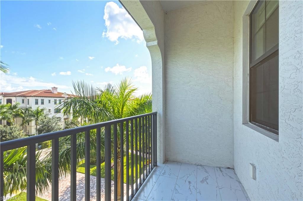16374 Viansa Way, Unit 301, Naples, FL 34110 Photo