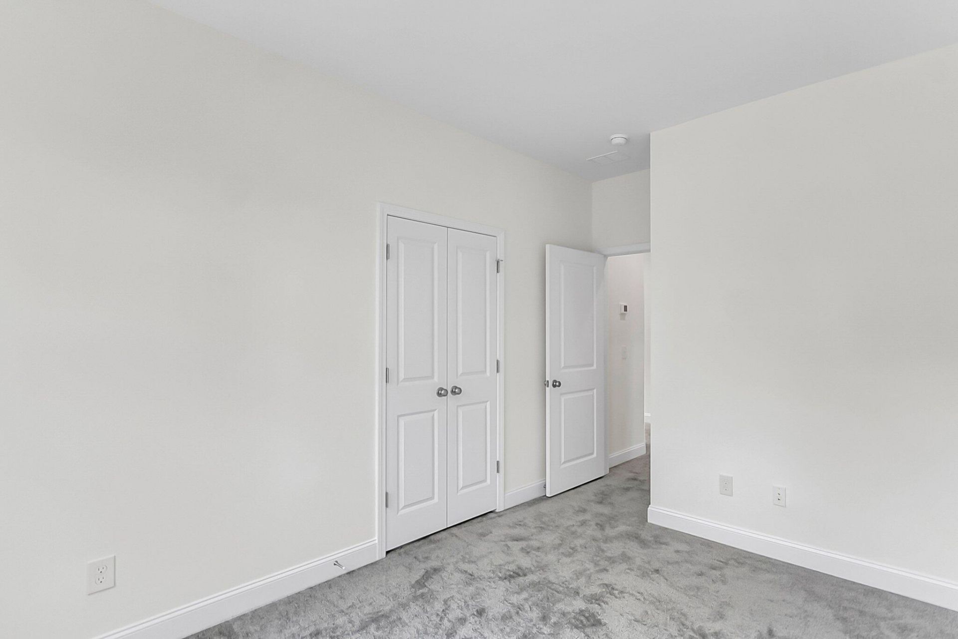 335 Chapman Circle Photo 32