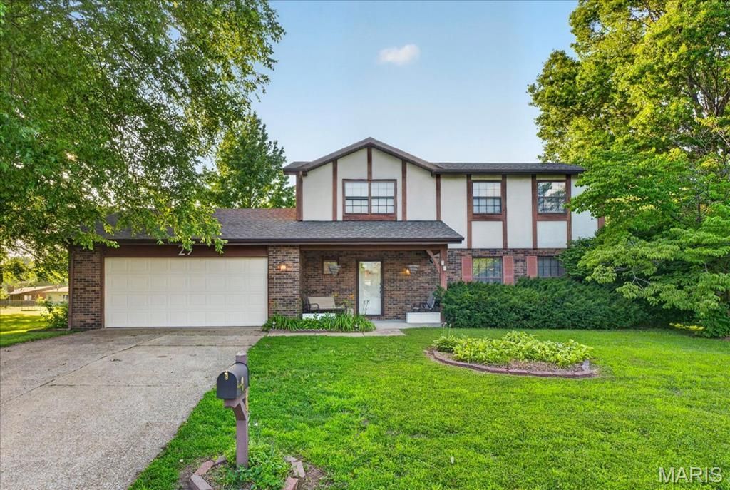 29 Marilyn Circle , Fairview Heights, IL 62208 Main Photo