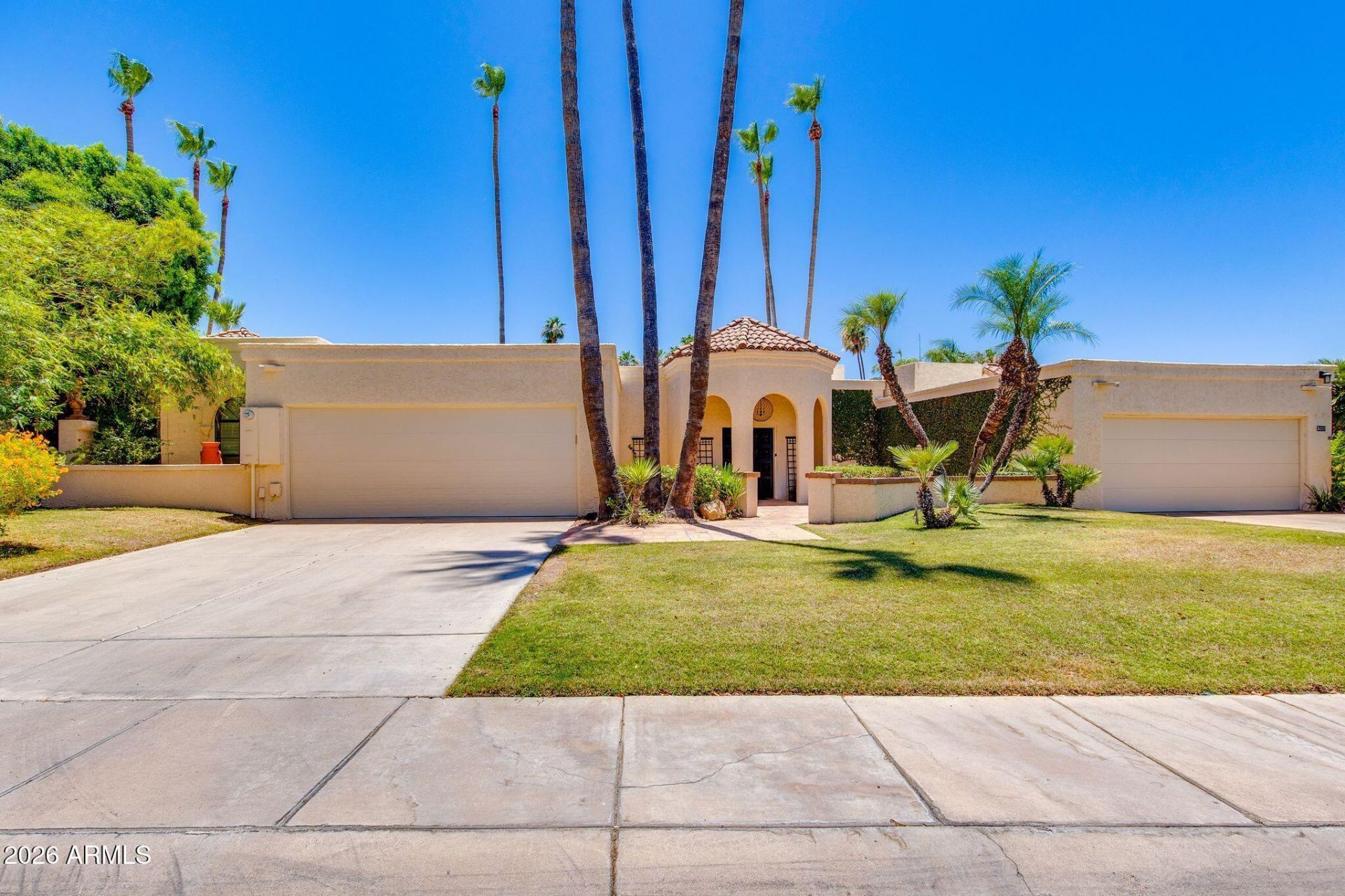 5241 N 31st Place, Phoenix, AZ 85016 Main Photo