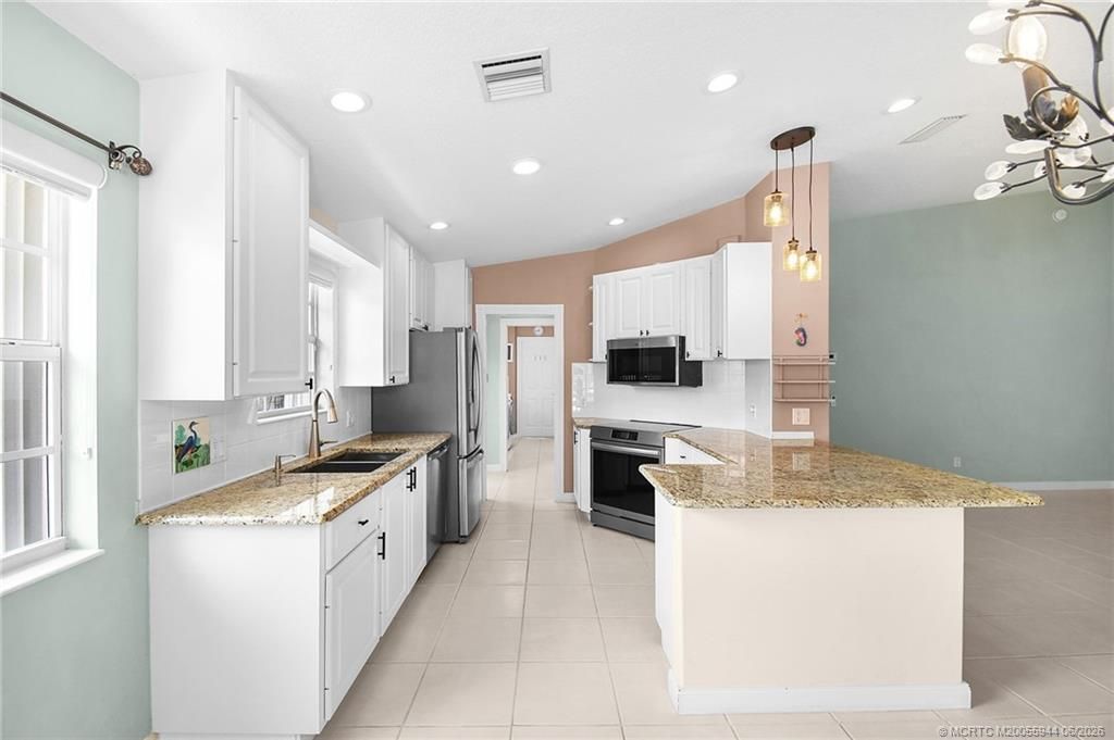 8693 SE Retreat Drive, Hobe Sound, FL 33455 Photo