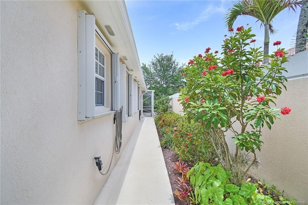 8693 SE Retreat Drive, Hobe Sound, FL 33455 Photo