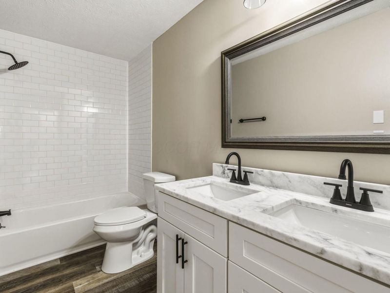 1831 Creekside Drive , Columbus, OH 43223 Photo 8