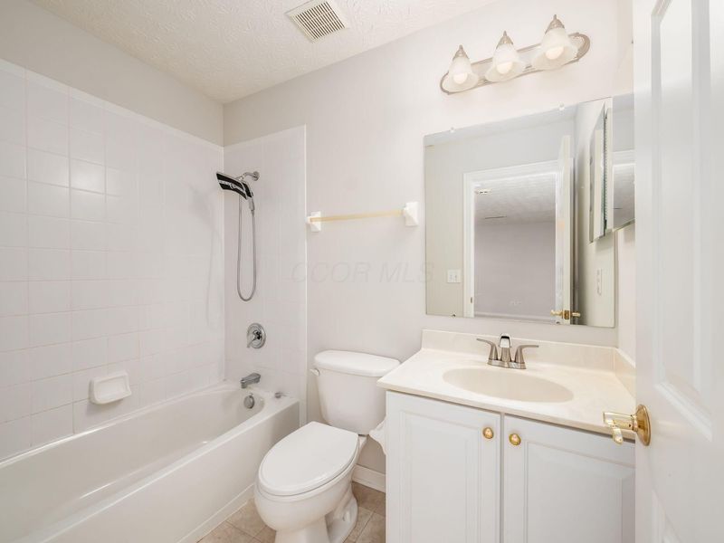 2440 Seton Drive , Lewis Center, OH 43035 Photo 29