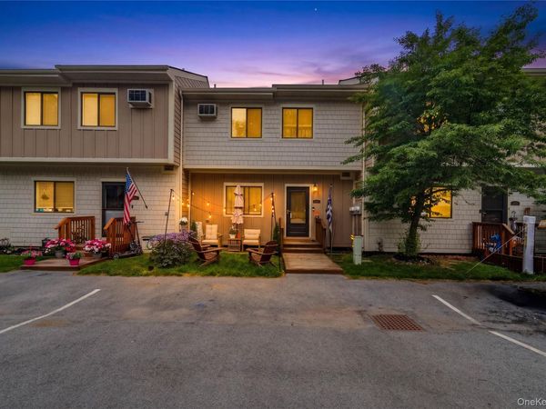 6702 Chelsea Cove N, Hopewell Junction, NY 12533
