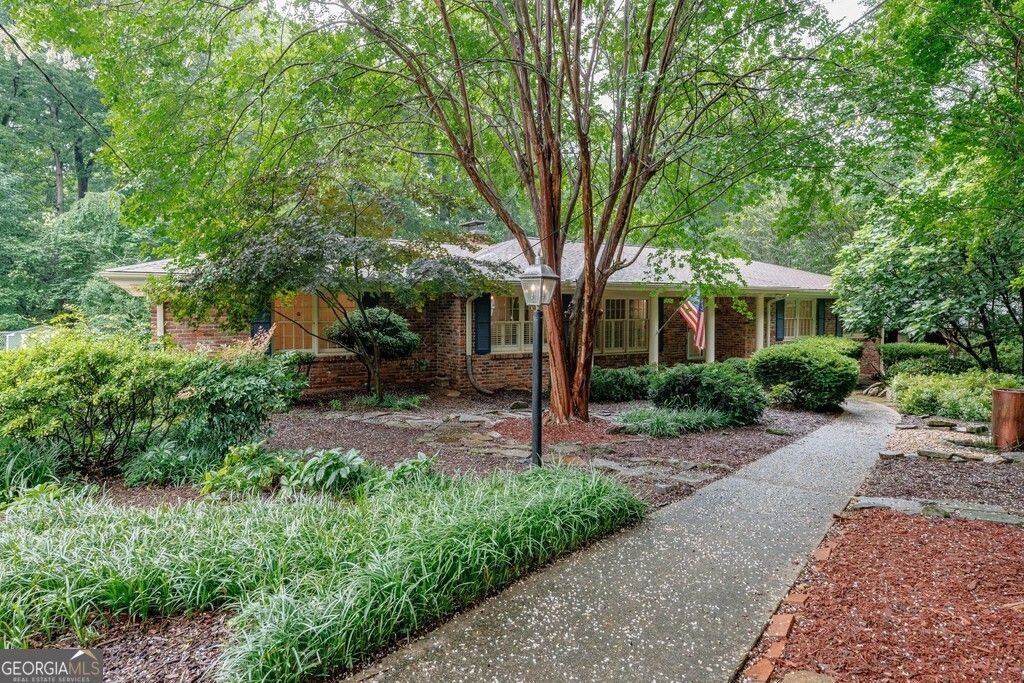 2345 Echo Hills Circle Ne, Atlanta, GA 30345 Main Photo