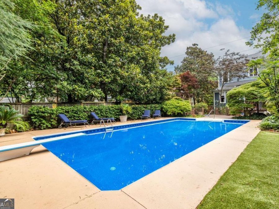 Property Image 100