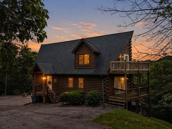 110 Lake Meadow Dr , Smithville, TN 37166