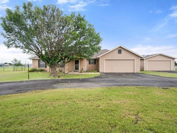 9113 N Monterrey Drive, Alvarado, TX 76009