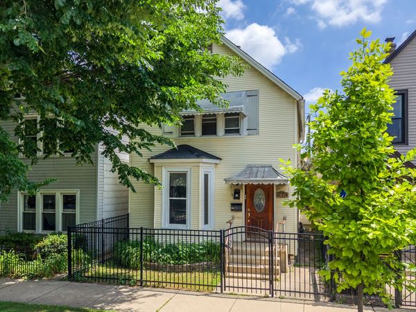 3035 N Spaulding Avenue , Chicago, IL 60618