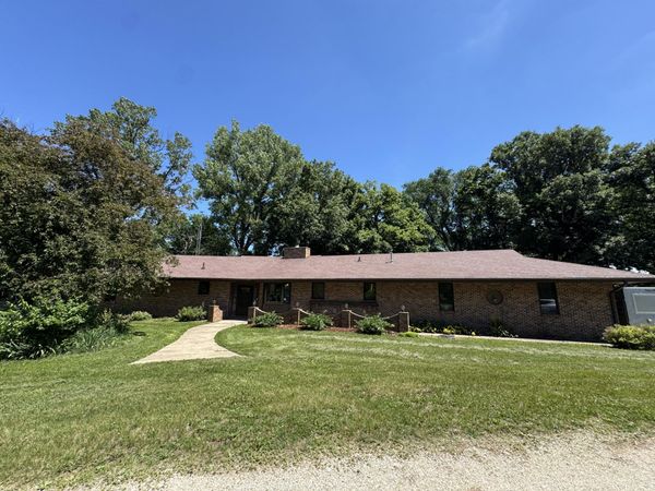 4280 Inkpaduta Avenue, Webster City, IA 50595