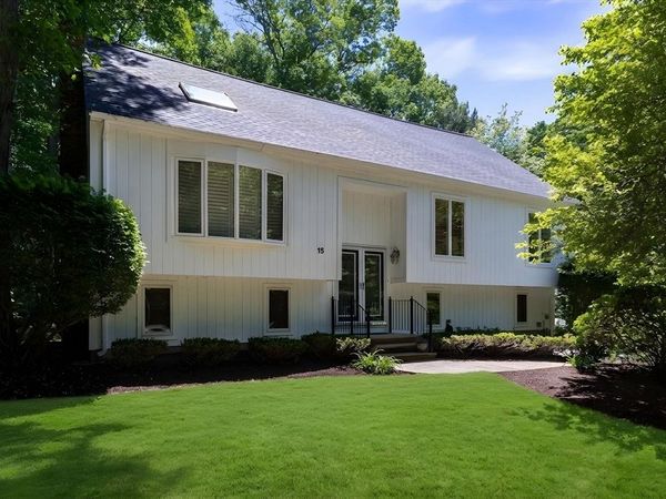 15 Pond View Cir, Sharon, MA 02067